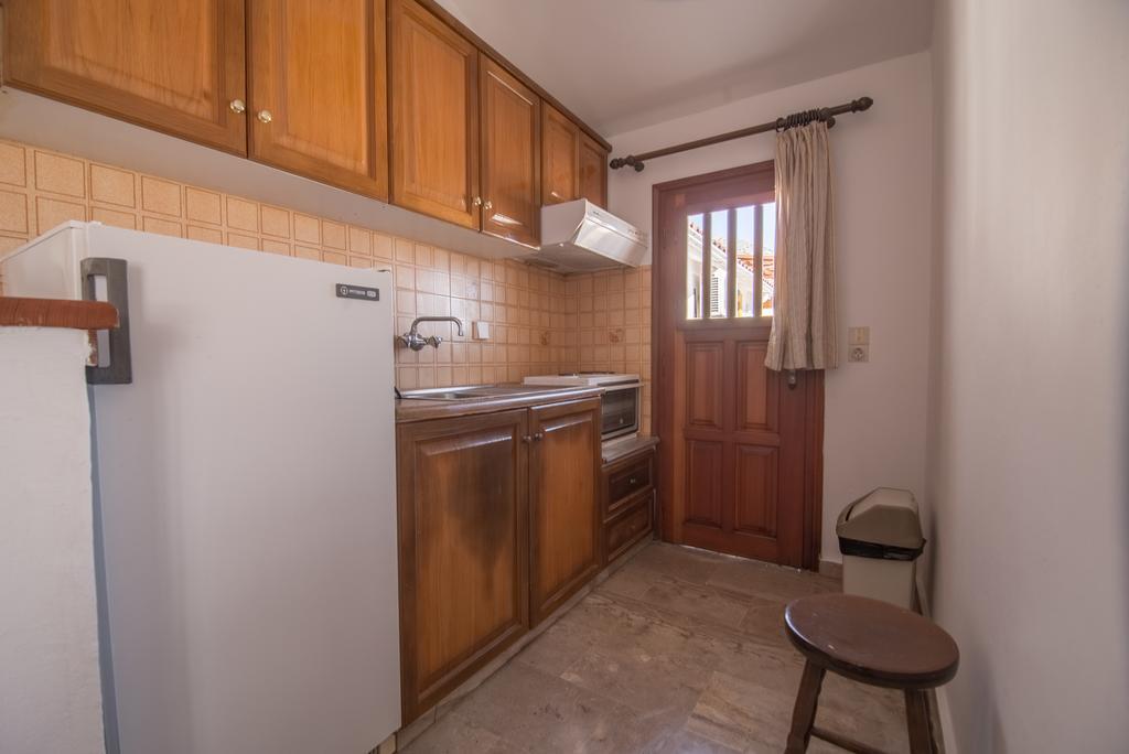 Maria Parameriti Apartments 포로스 외부 사진