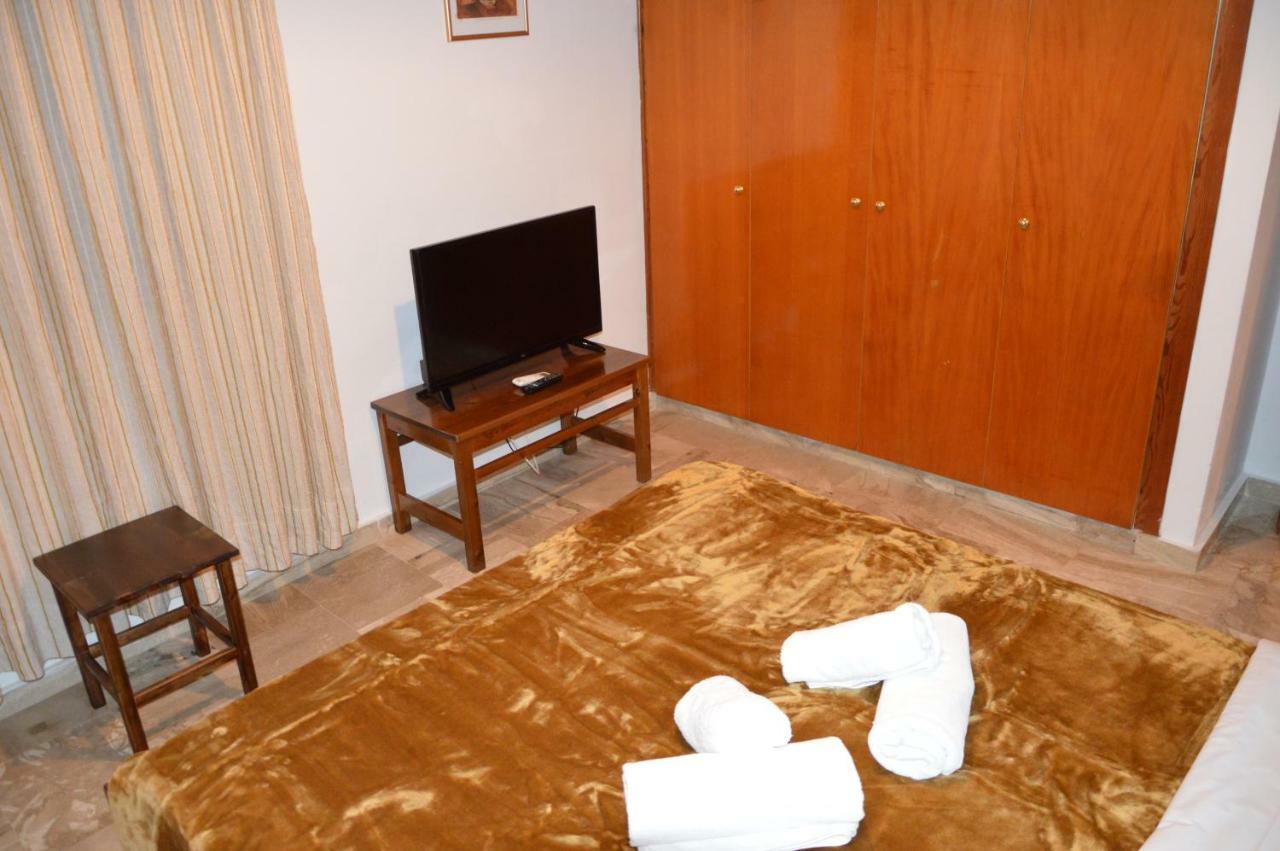 Maria Parameriti Apartments 포로스 외부 사진
