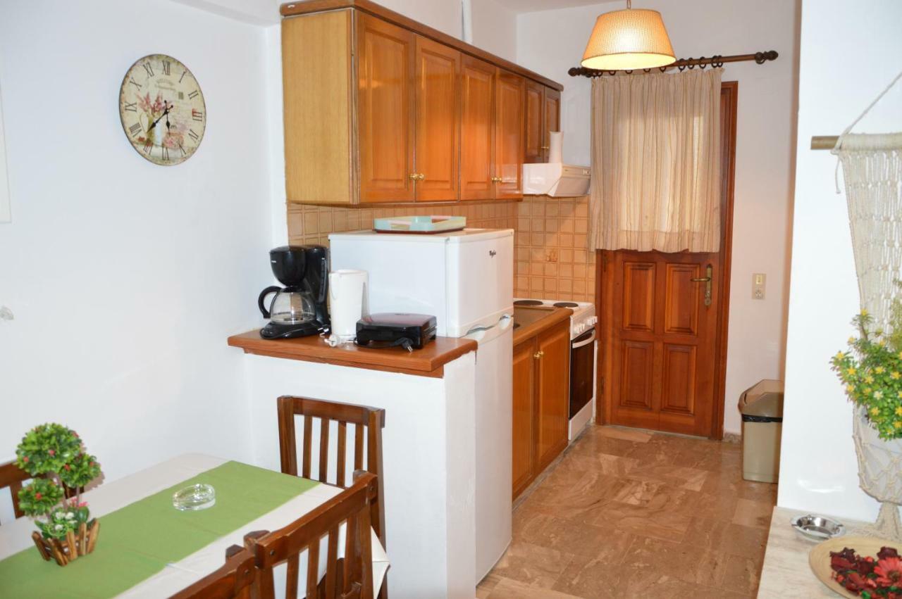 Maria Parameriti Apartments 포로스 외부 사진