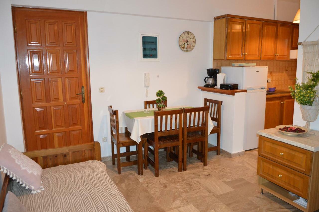 Maria Parameriti Apartments 포로스 외부 사진